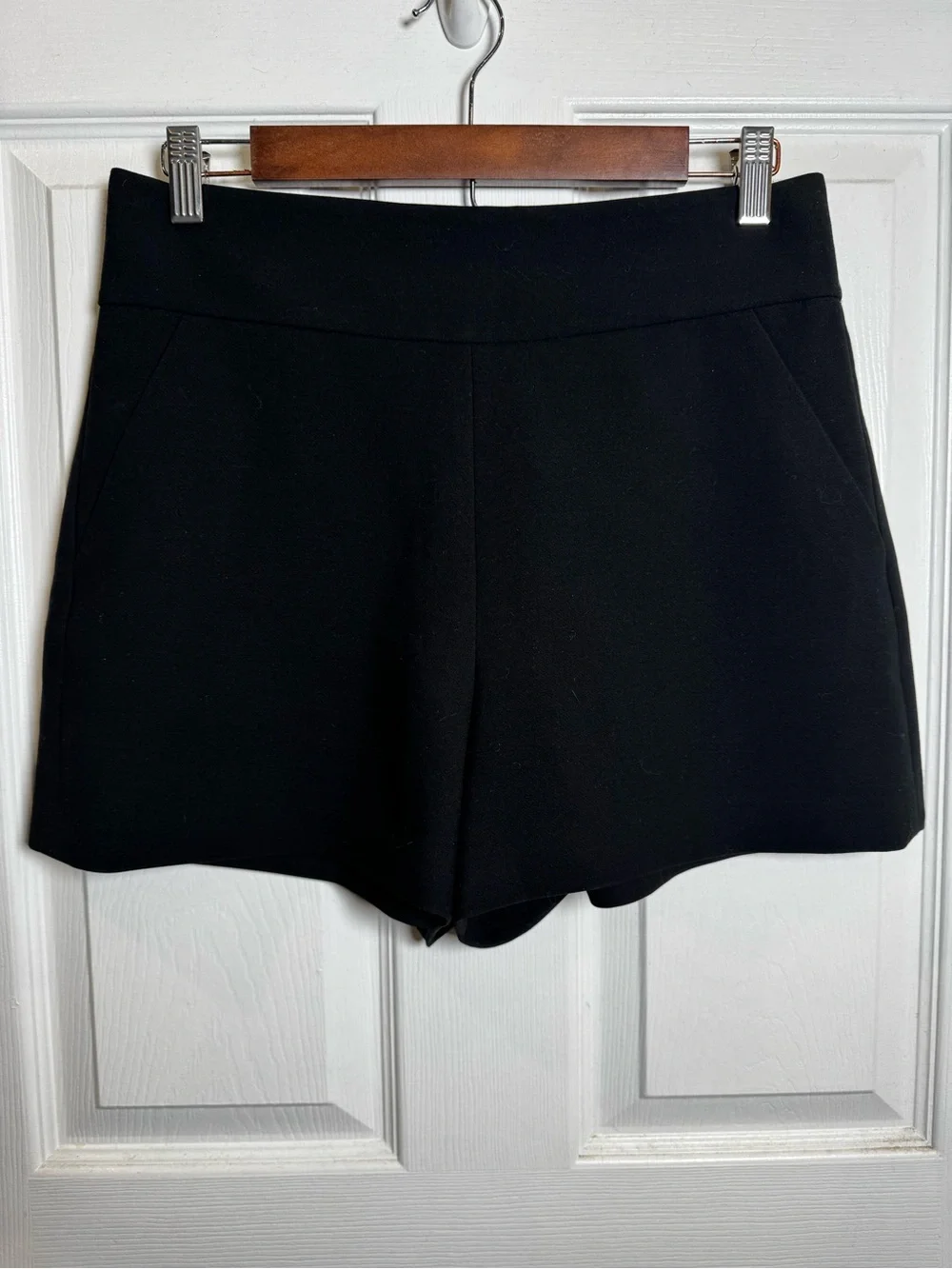 Alice + Olivia Black High Waist Tailored Shorts Size 8 MSRP $265